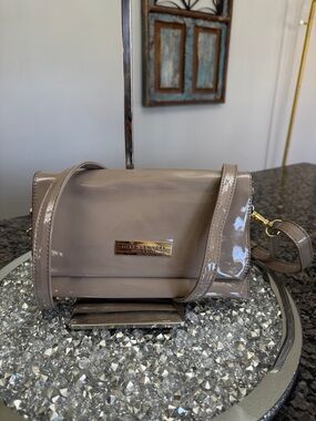Molly New York Taupe Patent Crossbody Bag EUC